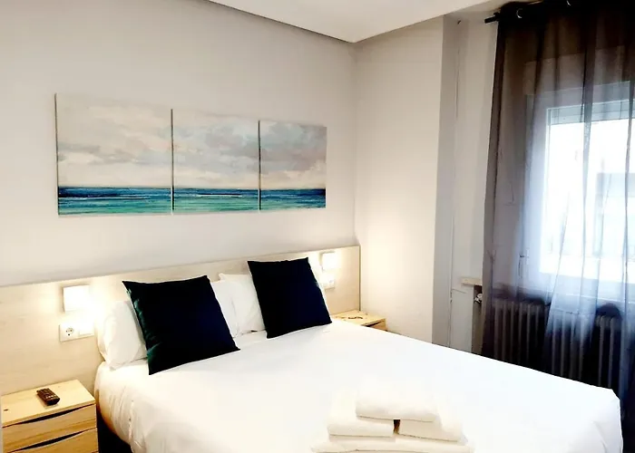 Hotel cerca del colegio: Hostal Lucia By Gaiarooms