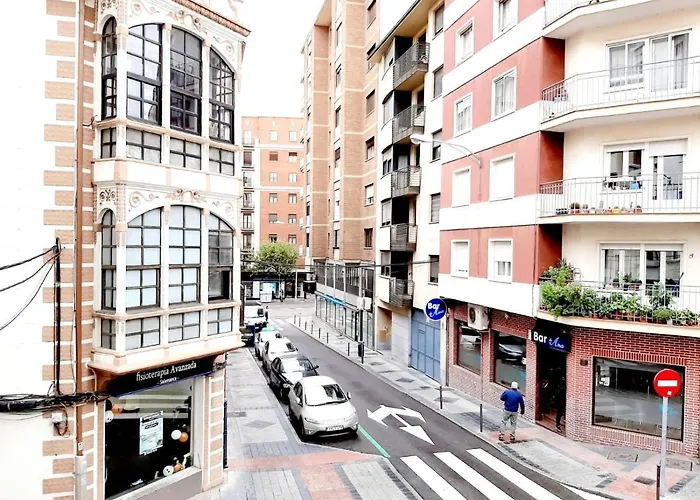 Hotel cerca del colegio: Hostal Lucia By Gaiarooms